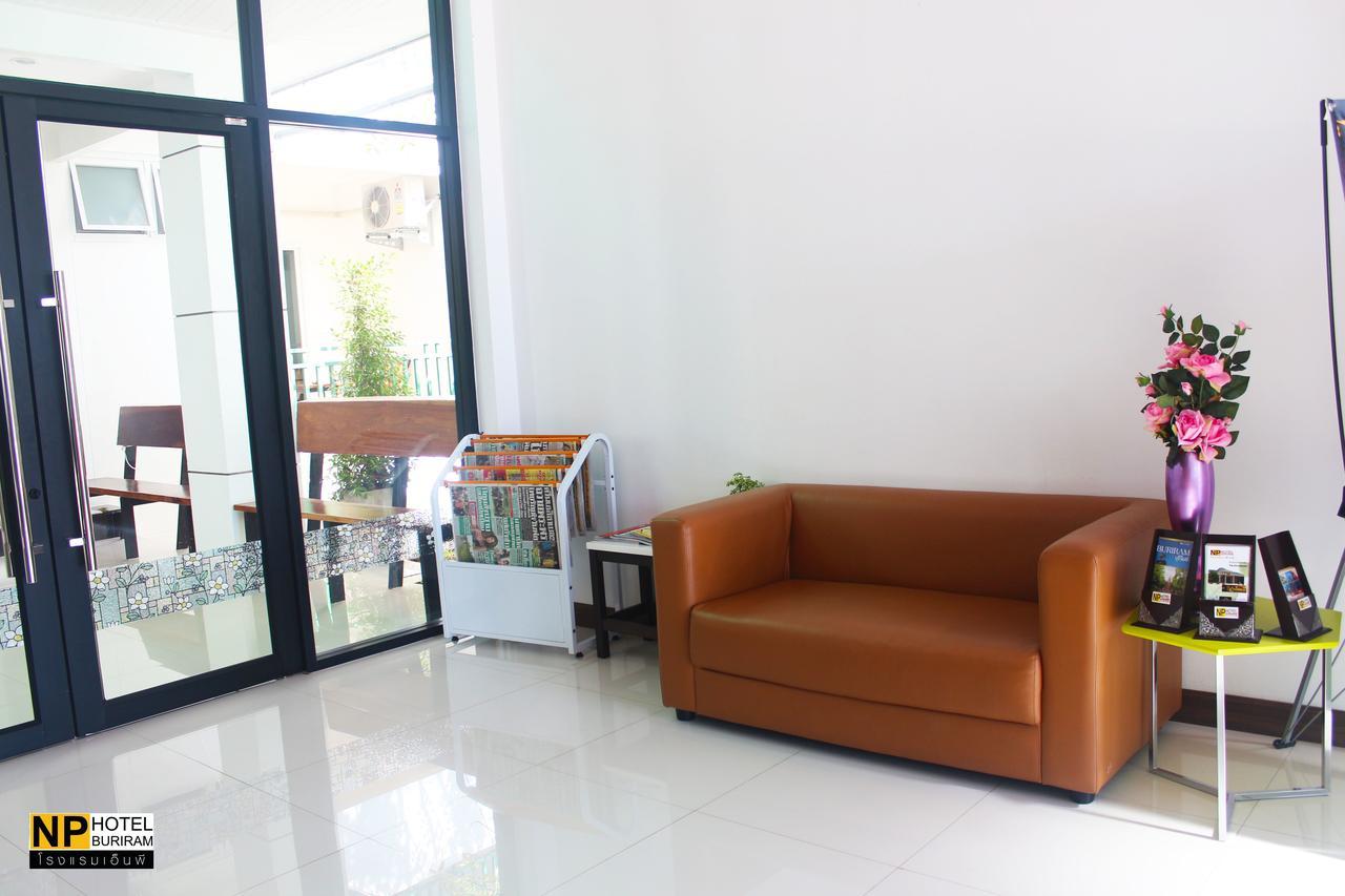 Np Hotel Бурирам Екстериор снимка